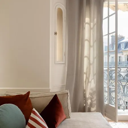 Parisian Luxury At Etienne Pernet * Paris
